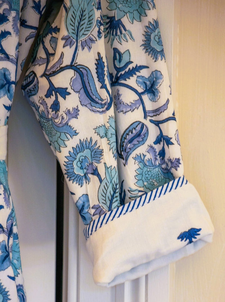 Sleeve detail