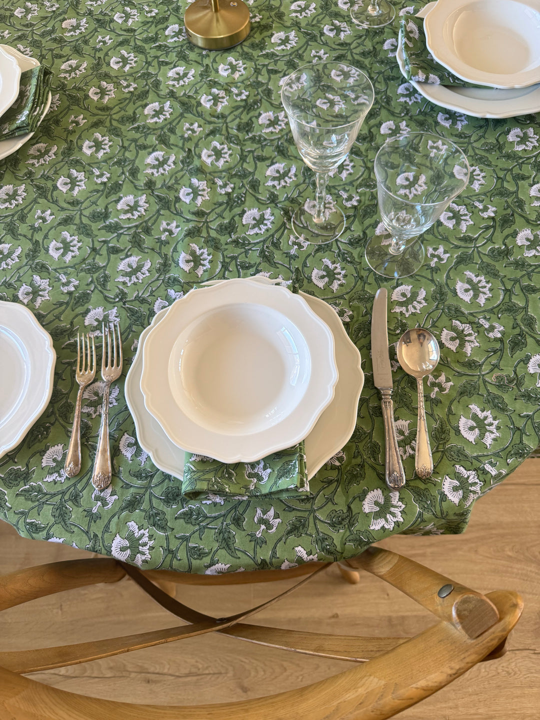 Table cloth - green & white