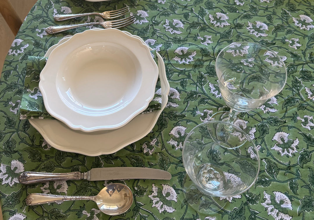 Table cloth - green & white