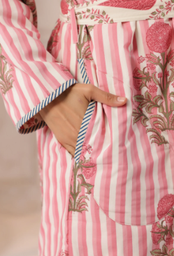 Sarv block-print, quilted reversible dressing gown